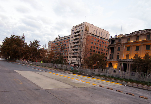 Reparan socavón de la calza sur de la Alameda
