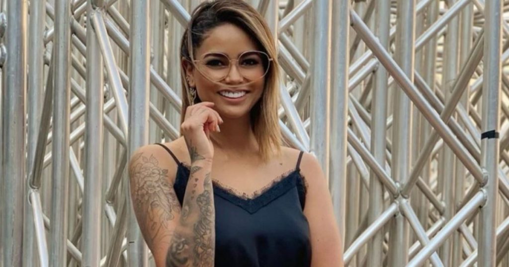 “Divina”: Camila Recabarren se llenó de halagos con infartante escote