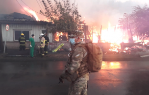 Se registra gigantesco incendio en Arauco: hay al menos seis viviendas destruidas