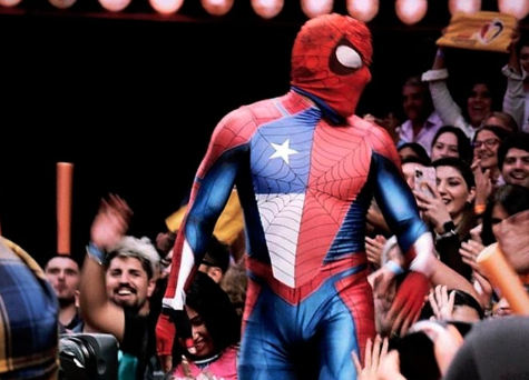 “Eres de las buenas personas”: Sensual Spiderman agradeció emotivo “gesto” de seguidor en redes sociales