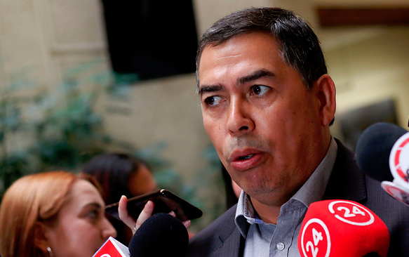 Diputado Soto: “La permanencia del ministro Paris en Salud es insostenible”