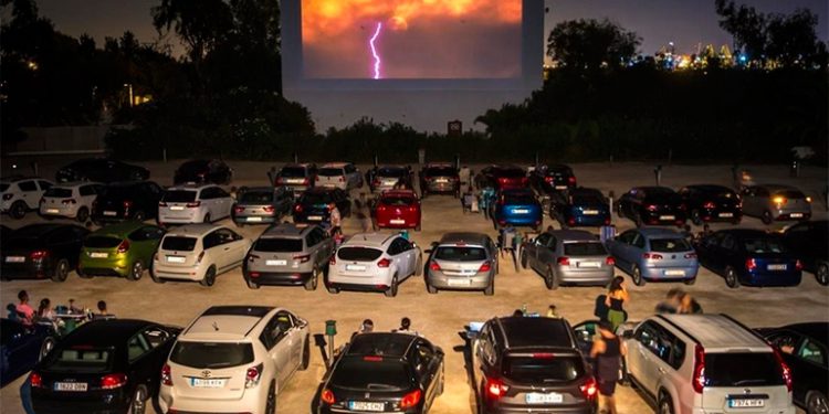 Esta es la fecha en que debutarán los autocines en Santiago