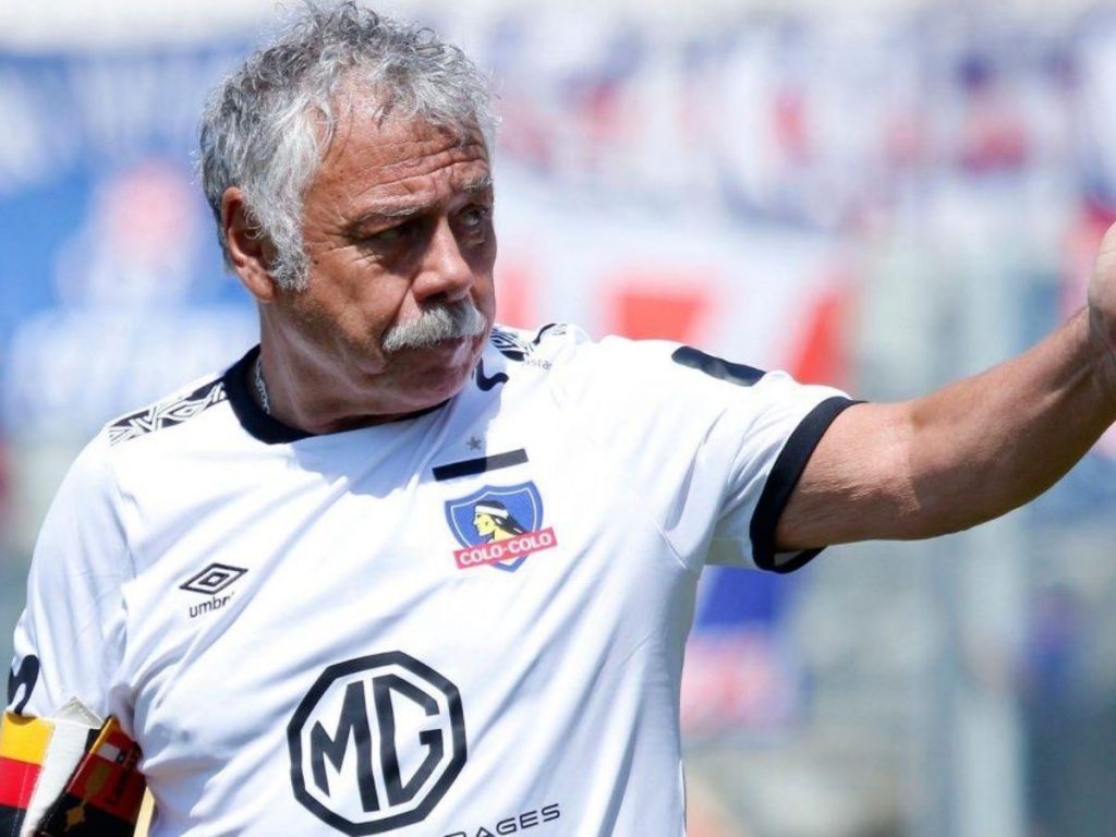 Ídolo total: Carlos Caszely realizó importante donación al Hospital Sótero del Río