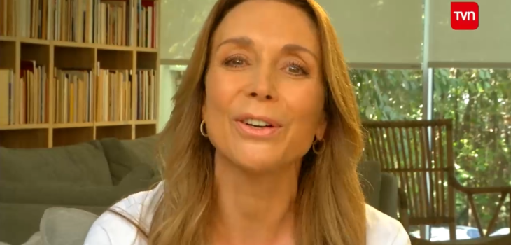 Detalle en librero de Karen Doggenweiler no pasó desapercibido: ella explicó el por qué años atrás