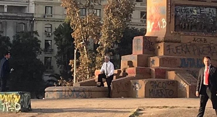 Piñera aborda polémica por foto: “Nadie es dueño de la Plaza Italia, cualquier chileno tiene derecho a caminar y sacarse fotos ahí”