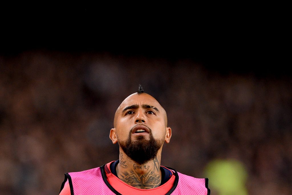 “Primera noche que se acuesta temprano”: Hinchas de la Roja reaccionaron ante enigmática publicación de Arturo Vidal