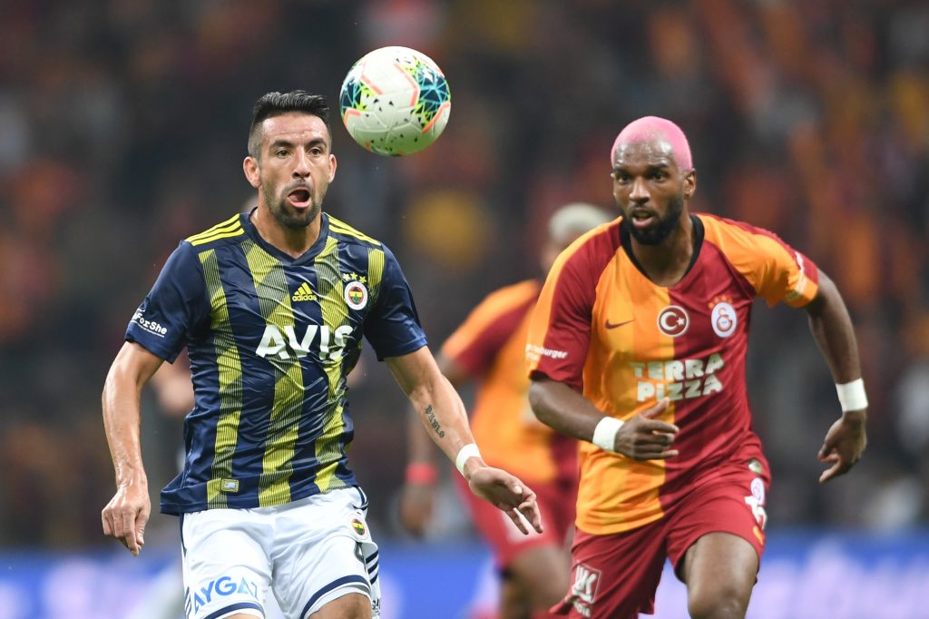 Medio turco afirma que Isla usó “excusa” del coronavirus para dejar Fenerbahce