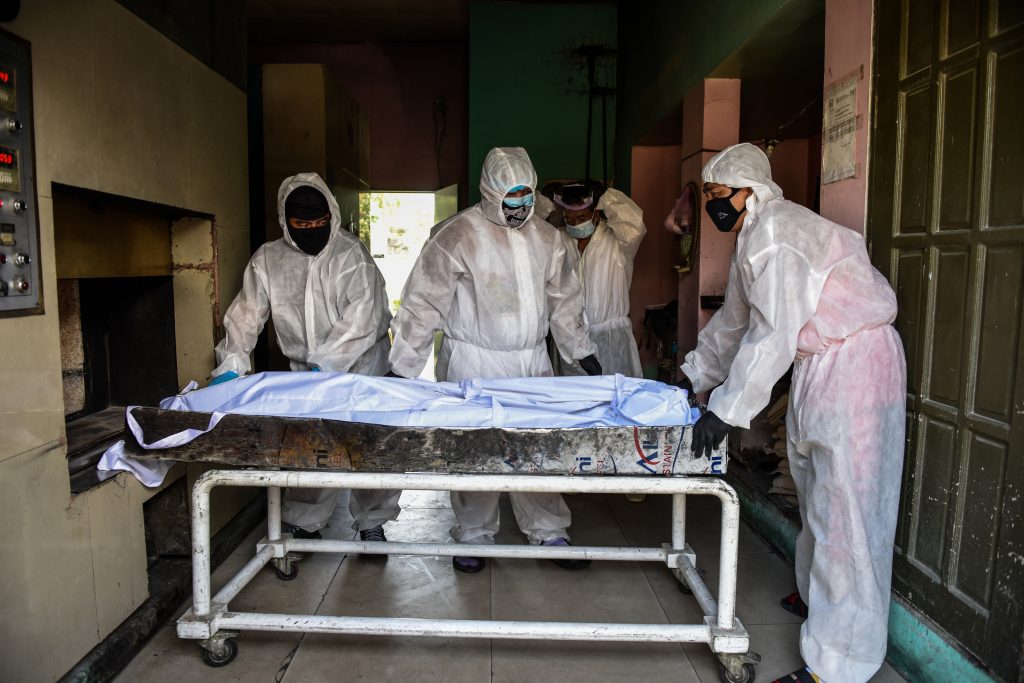 Nuevo balance: 238.810 muertos por coronavirus en el mundo