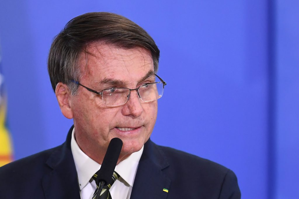 El coronavirus deja más de 6.000 muertos en Brasil y Bolsonaro pregunta: “¿Y qué?”