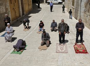 Irán reabrirá las mezquitas el lunes en el 30% de los condados