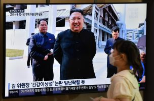 El líder norcoreano Kim Jong Un reaparece en público en medio de rumores sobre su salud