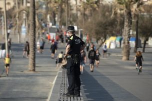 Barcelona reabre sus playas para nadar y hacer deporte