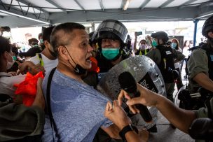 La policía antidisturbios vuelve a intervenir contra manifestantes en Hong Kong