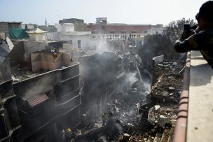 Superviviente cuenta el horror del accidente de avión en Pakistán: 