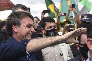 Bolsonaro quiere la reanudación del fútbol en Brasil pese a la pandemia