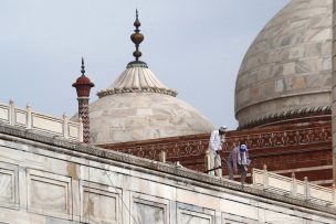 Tormentas de inusitada violencia en India causan muertes y dañan al Taj Mahal