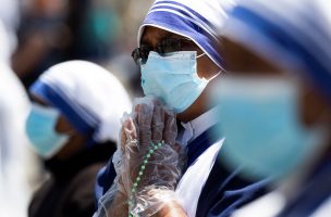 Por primera vez en tres meses el Papa se dirige a fieles en Plaza de San Pedro, con estrictas medidas