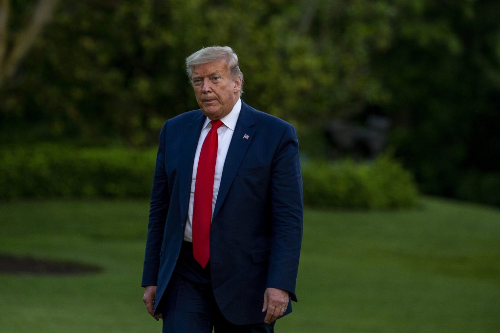 Trump dice que quiere designar al movimiento “Antifa” como organización terrorista