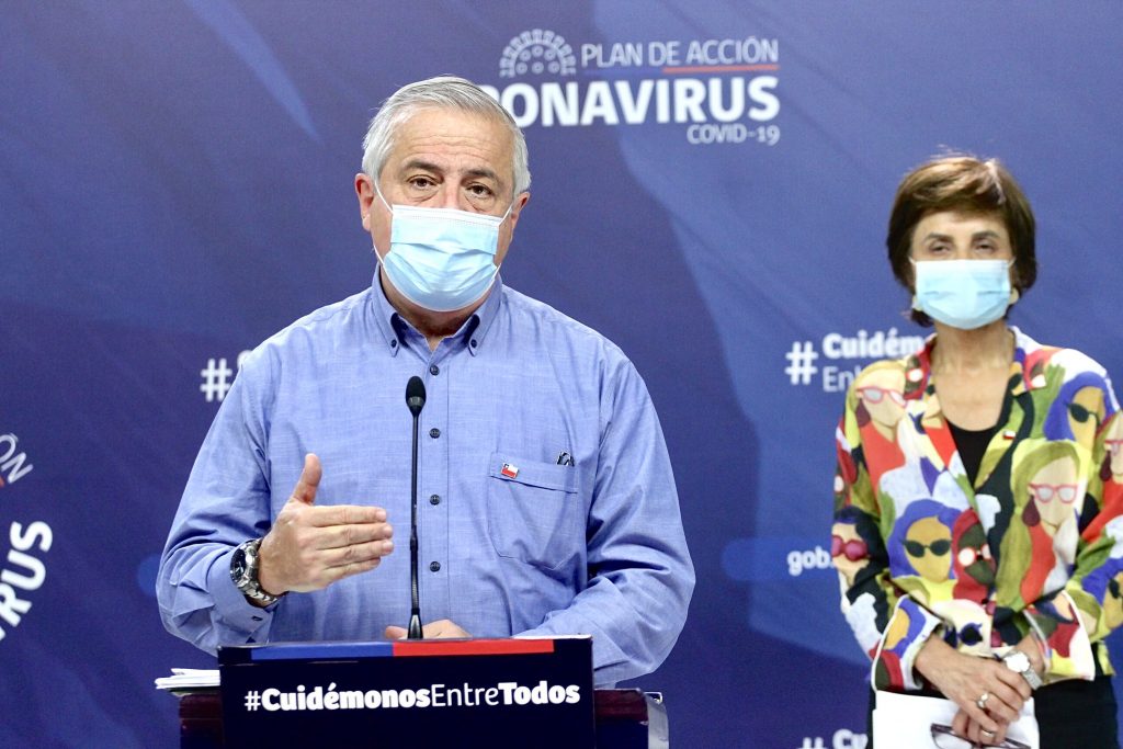 Testeo, residencias sanitarias y aumento de capacidad hospitalaria: Los tres ejes del Minsal en la pandemia