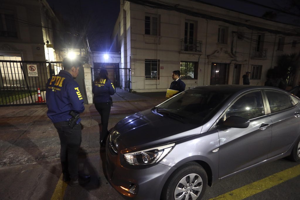 Huechuraba: efectivo de la PDI se defendió de un asalto y abatió a un “motochorro”
