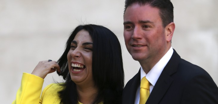 “También te lo digo en buena”: Baradit critica a Karla Rubilar y Christian Pino sale en su defensa