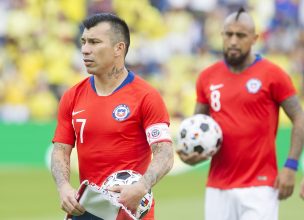 Arturo Vidal y Gary Medel valoraron donación de mascarillas hecha por la CPC