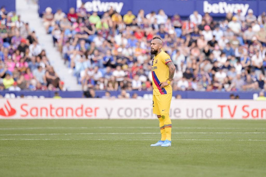 En España aseguran que el FC Barcelona busca “hacer caja” con Arturo Vidal