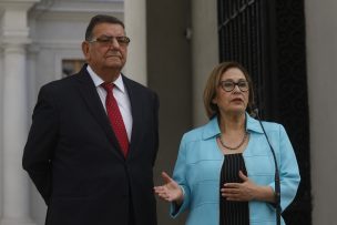 Presidenta del Senado respaldó a Quinteros: 