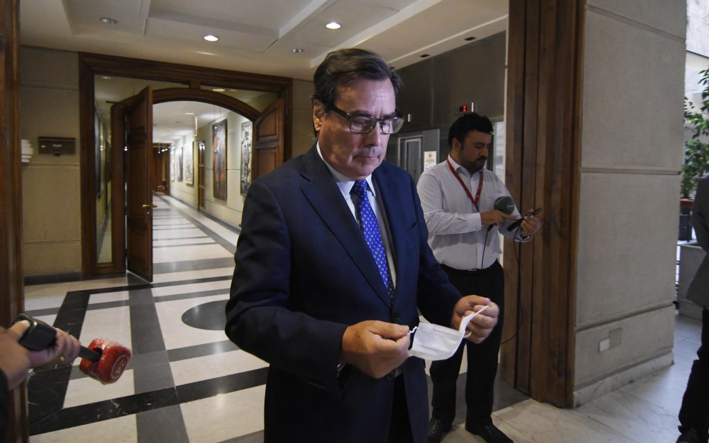 Diputado Urrutia (UDI) llama a colegios privados a “dar respuesta a apoderados”