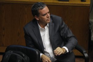 Senador Harboe exige que destituyan a administrador municipal acusado de cohecho en Chillán