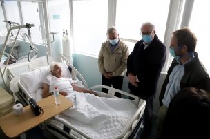 Autoridades de salud visitan a pacientes hospitalizados por COVID-19 en Osorno