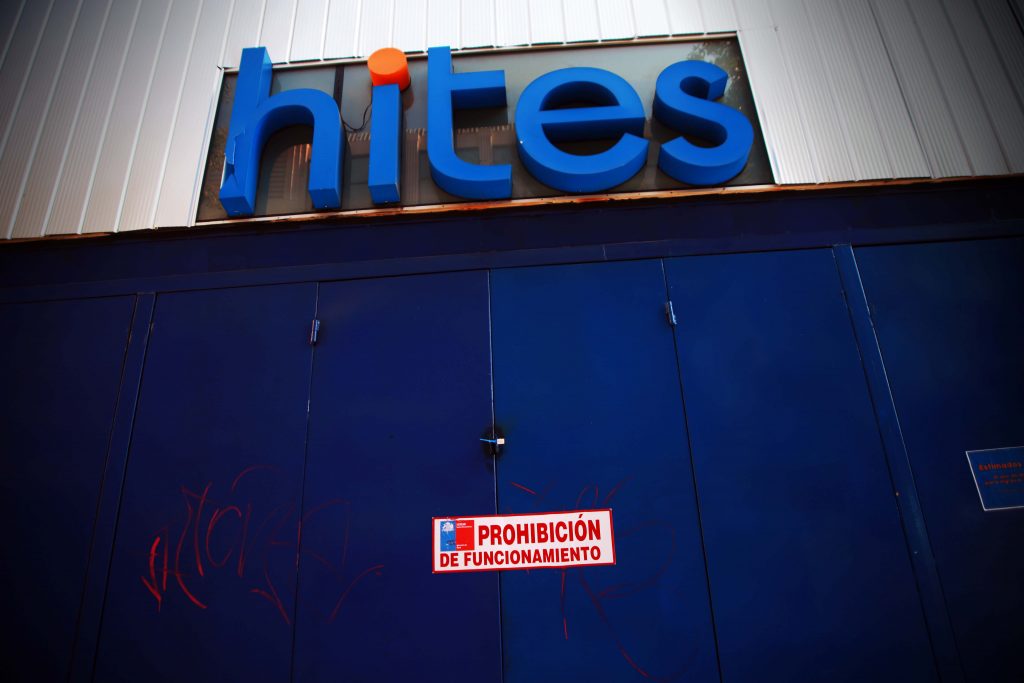 Hites se defiende tras clausura de local en Santiago: Cumplimos con “mandato del Ministerio de Hacienda”