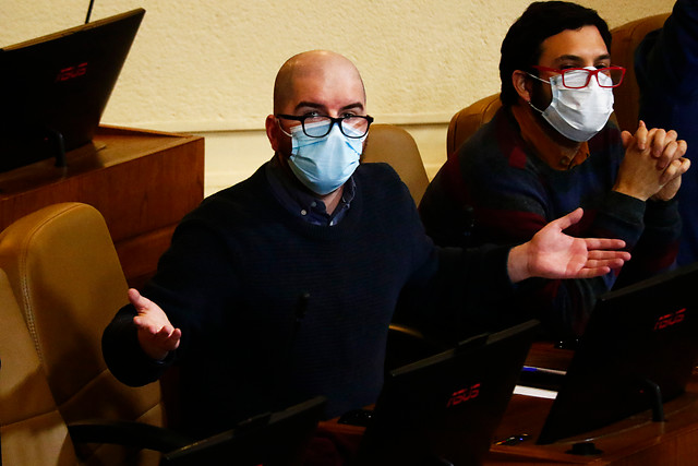 “Que quede en acta…”: Giorgio Jackson acusa que lo trataron de “cara de raj…” en pleno debate en el Congreso