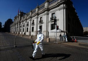 48 personas que trabajan en La Moneda entran en cuarentena