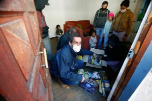 FOTOS | Comienza la entrega de cajas de alimentos en Santiago