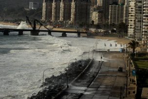 Armada extiende zonas de marejadas: Desde Golfo de Penas hasta Arica y Archipiélago Juan Fernández