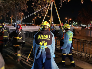 FOTO | Transantiago cayó al Río Mapocho