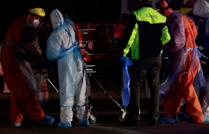 Trasladan a pacientes con Covid-19 a Concepción en avión FACh
