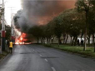 Queman bus del Transantiago en Villa Francia y se registran manifestaciones en otros lugares de Santiago