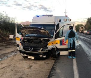 Ambulancia que transportaba pacientes con Covid-19 sufrió accidente con vehículo menor en comuna de Las Cabras