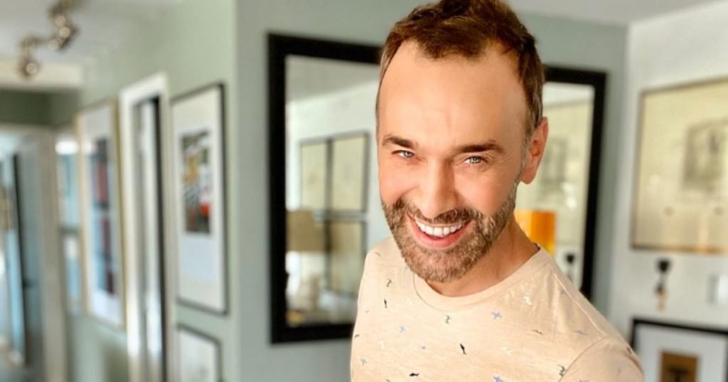“De cuando estábamos empezando a conocernos”: Jordi Castell compartió romántica imagen junto a su novio