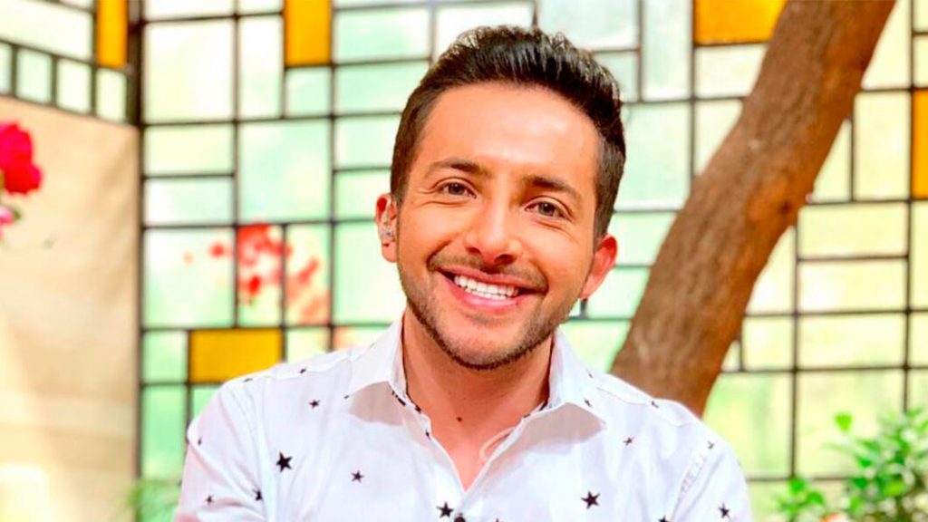 Hugo Valencia dedicó romántico mensaje a su pololo: publicó apasionada foto
