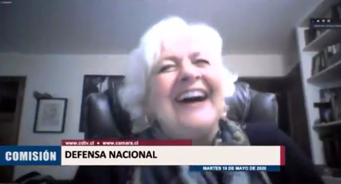 “Está Baradit con esta otra vieja que nos cae mal”: Diputado habló sobre Mónica González pensando que no lo oía
