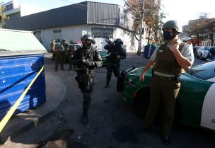 Asaltante huyó de la policía tras protagonizar toma de rehenes en banco de Independencia