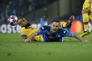 Arturo Vidal y Claudio Bravo ya saben cómo se jugará la recta final de la UEFA Champions League