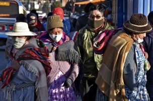 Bolivianos acumulan cadáveres en sus casas ante falta de espacio en cementerios