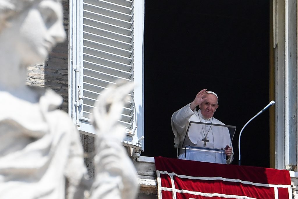 El Papa lamenta que el coronavirus cause “muchas víctimas” en América Latina