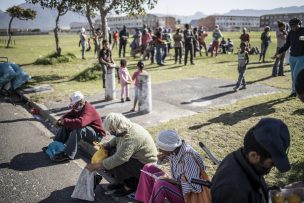 Inundaciones, coronavirus y ahora plaga de langostas en el este de África