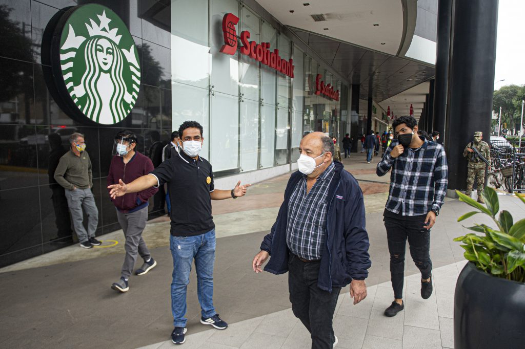 Perú supera los 9.000 muertos por coronavirus: Este martes pone fin a cuarentena nacional
