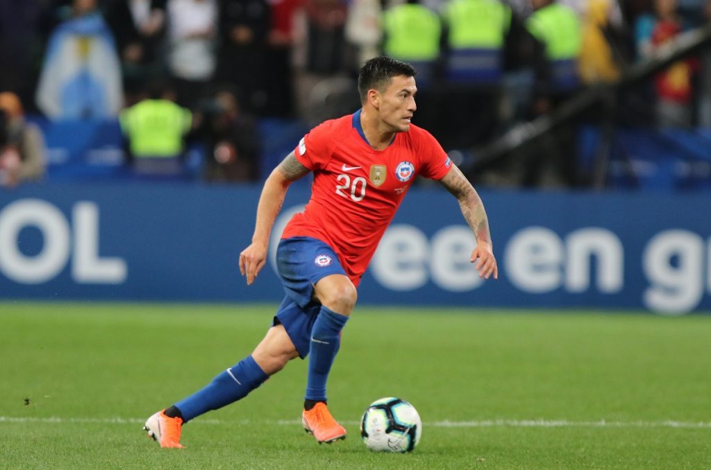 Ex entrenador del Real Madrid alaba a Charles Aránguiz: “Es hoy el número uno de los jugadores chilenos”